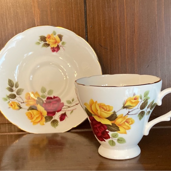 Vintage royal Sutherland bone china tea cup and saucer - Picture 3 of 9